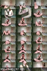 Red Fox aka Michelle H - Gorgeous redhead enjoys herself in a solo scene (FullHD 1080p)